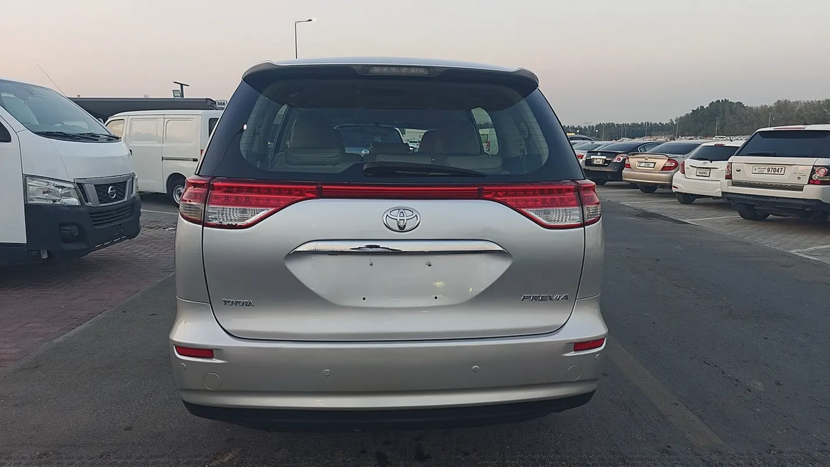 Toyota Previa 2015 SE | GCC Specs | Reliable Family Minivan-10-10