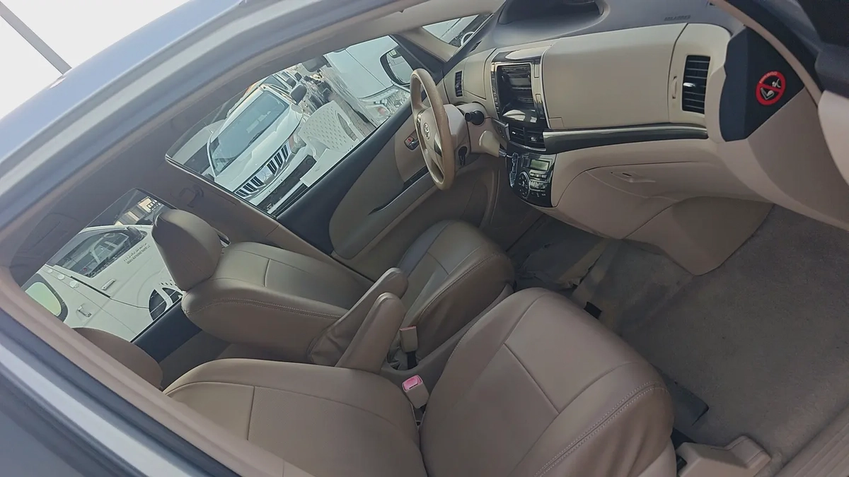 Toyota Previa 2015 SE | GCC Specs | Reliable Family Minivan-13-13