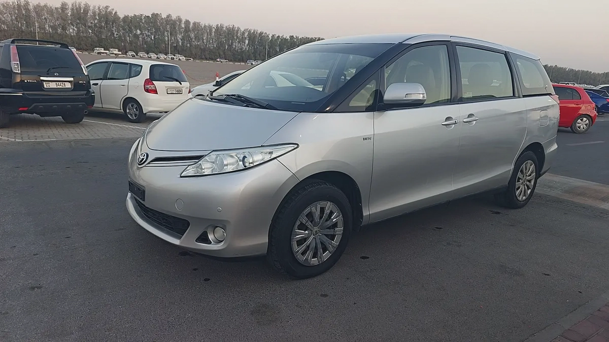 Toyota Previa 2015 SE | GCC Specs | Reliable Family Minivan-15-15