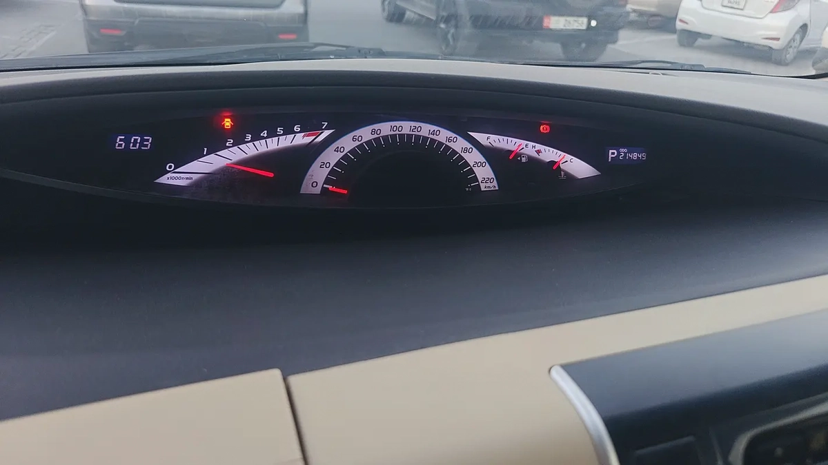 Toyota Previa 2015 SE | GCC Specs | Reliable Family Minivan-18-18