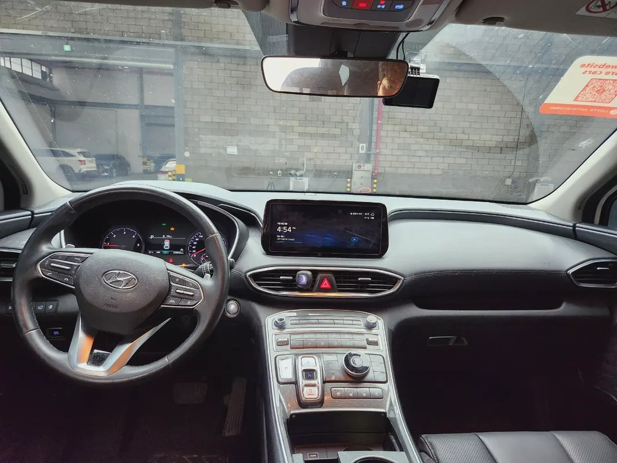Hyundai Santa Fe Premium 2021 - Korean Specs - Excellent Condition-12-12