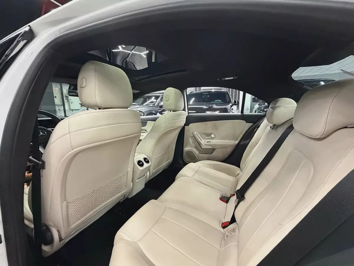 1 Owner | Original Paint | Full Service History | GCC Specs-16-16