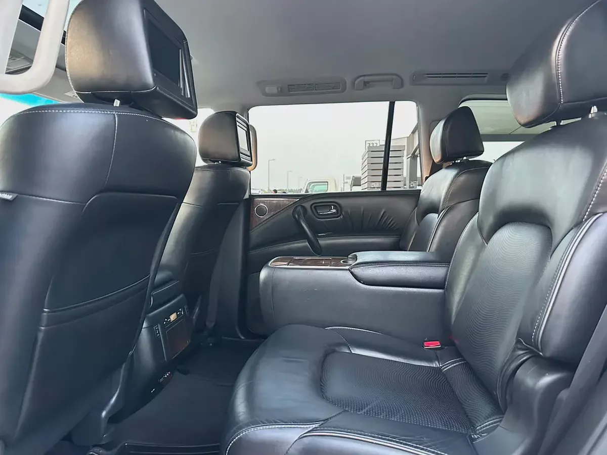 إنفينتي QX80 مواصفات امريكية 2017 فل اوبشن بحالة جيدة-8-8