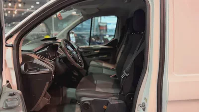 Ford Transit Van 2022 - GCC Specs - Excellent Condition-3