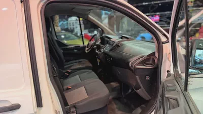 Ford Transit Van 2022 - GCC Specs - Excellent Condition-4