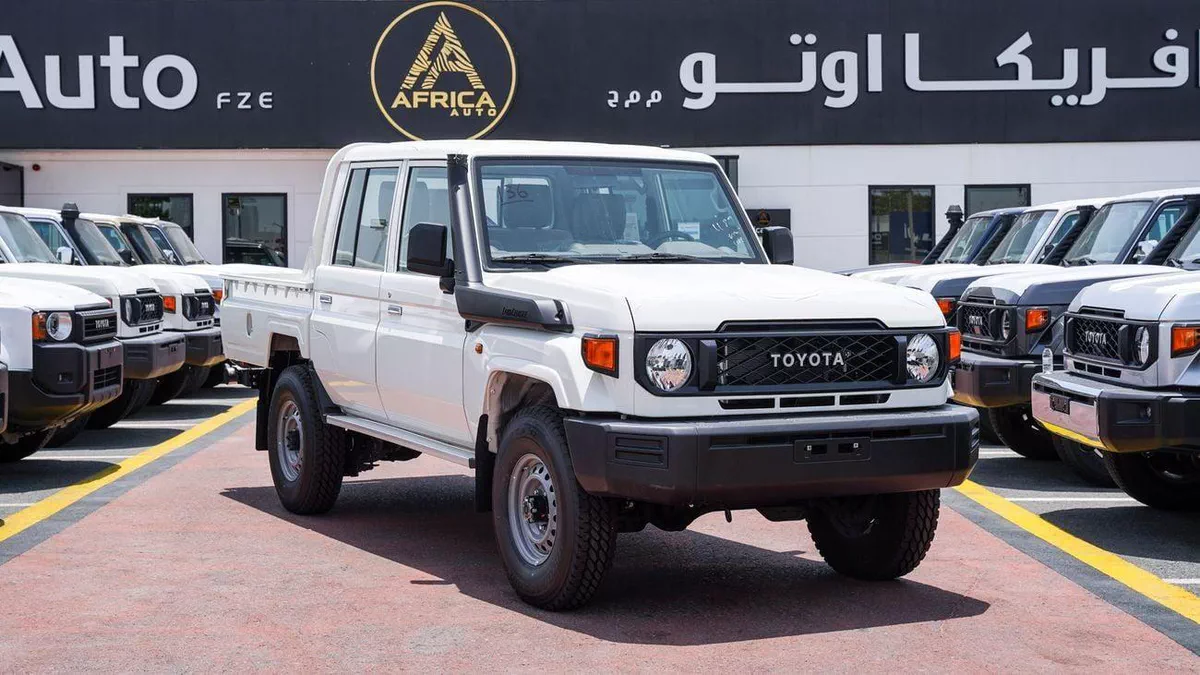 Toyota Land Cruiser Pickup 70 LC 79 DC TOYOTA LC 79 DC 2.8 DIESEL MT 2026