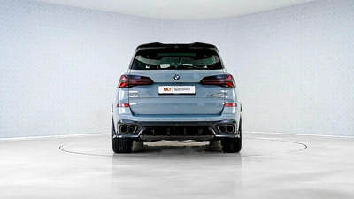 BMW X5 M60i-2
