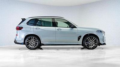 BMW X5 M60i-7