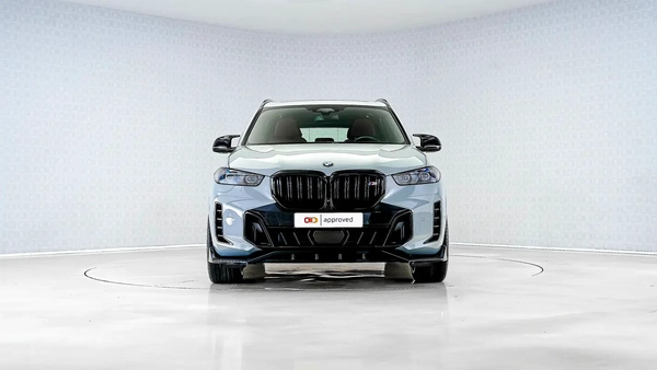 BMW X5 M60i