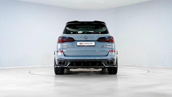 BMW X5 M60i