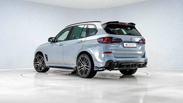 BMW X5 M60i