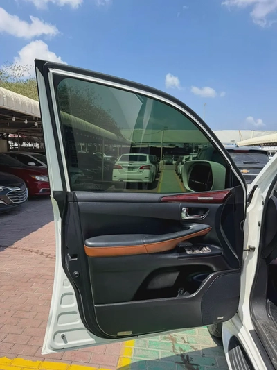 Lexus LX 570 Sport 2011 - GCC Specs - Excellent Condition-8