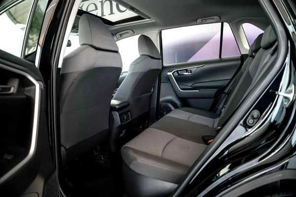 AED 1802 Monthly l Toyota Rav4 Hybrid 2.5L l GCC l Zero Down Payment l 1 Year Warranty