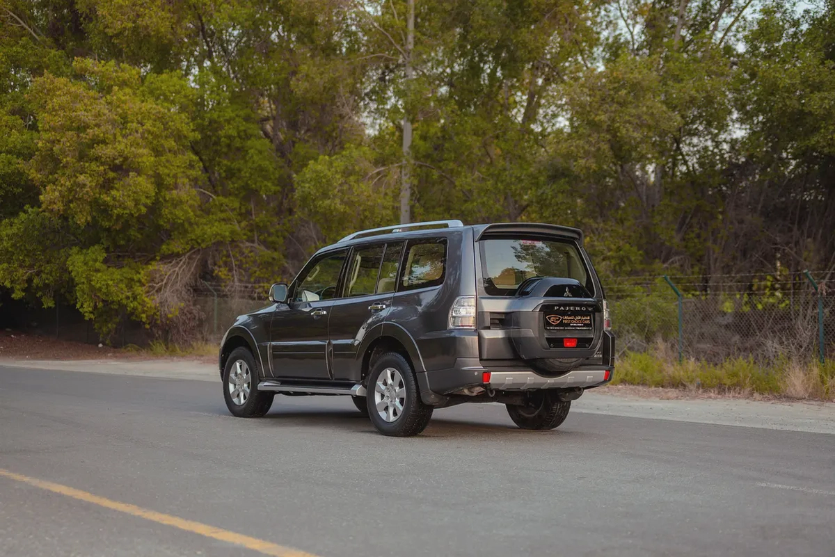 Pajero GLS | GCC Specs | REF#P11095-4-4