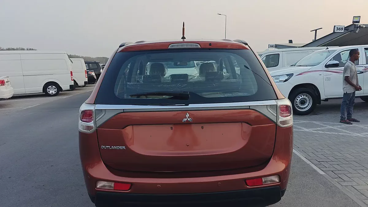 Mitsubishi Outlander GLX 2014 | GCC Specs | Well Maintained-8-8