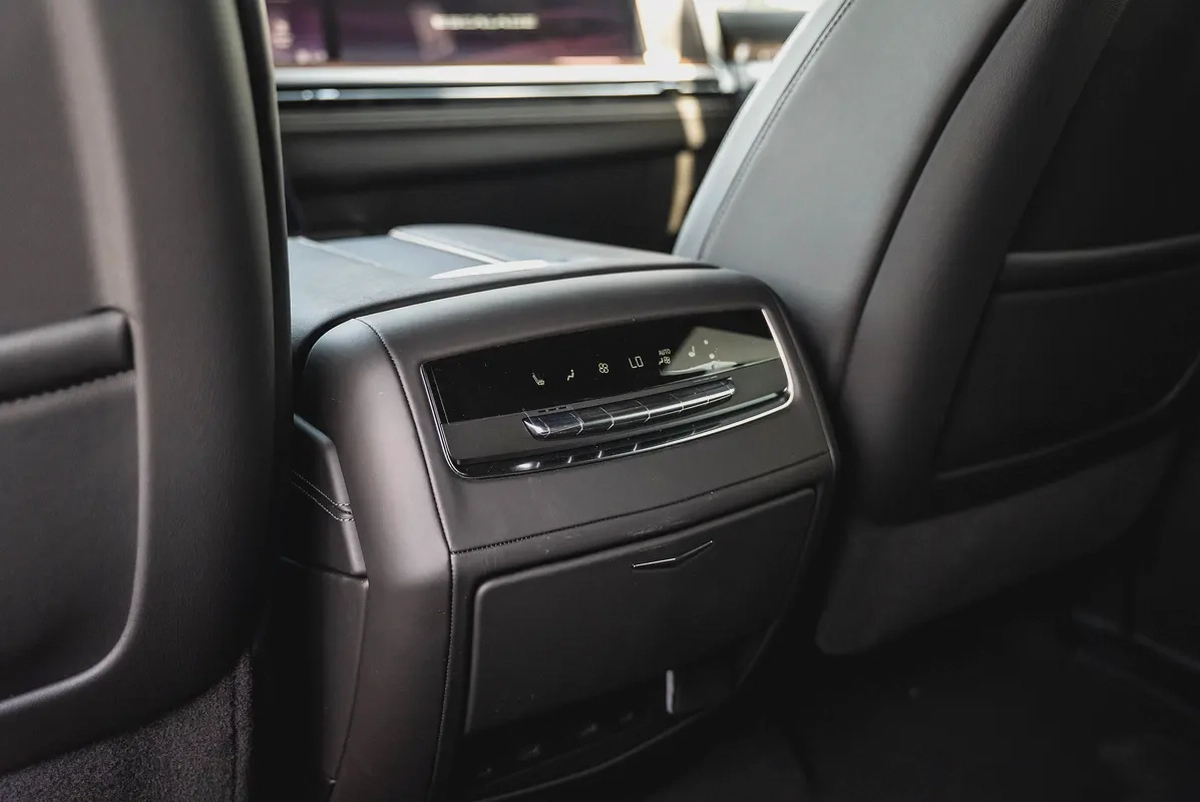 Cadillac Escalade Sport Platinum 6.2L 4WD 2025 Brand New American Specs 6.2L V8-16-16
