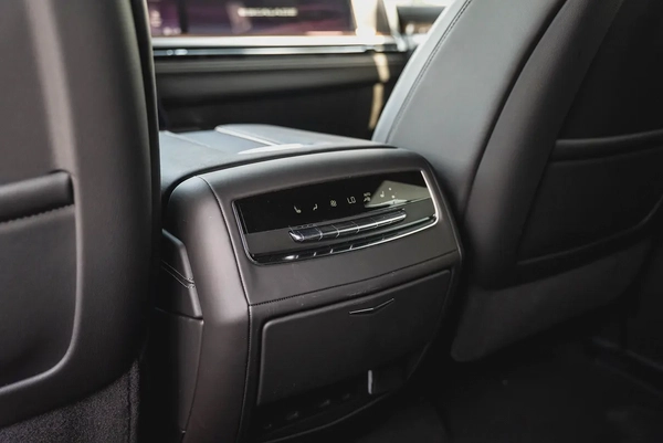 Cadillac Escalade Sport Platinum 6.2L 4WD 2025 Brand New American Specs 6.2L V8