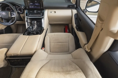 Toyota Land Cruiser 2022-4