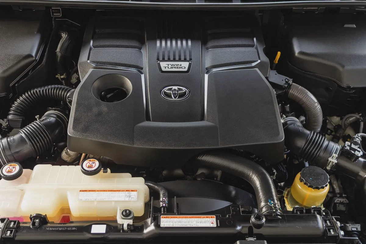 Toyota Land Cruiser 2022-16-16