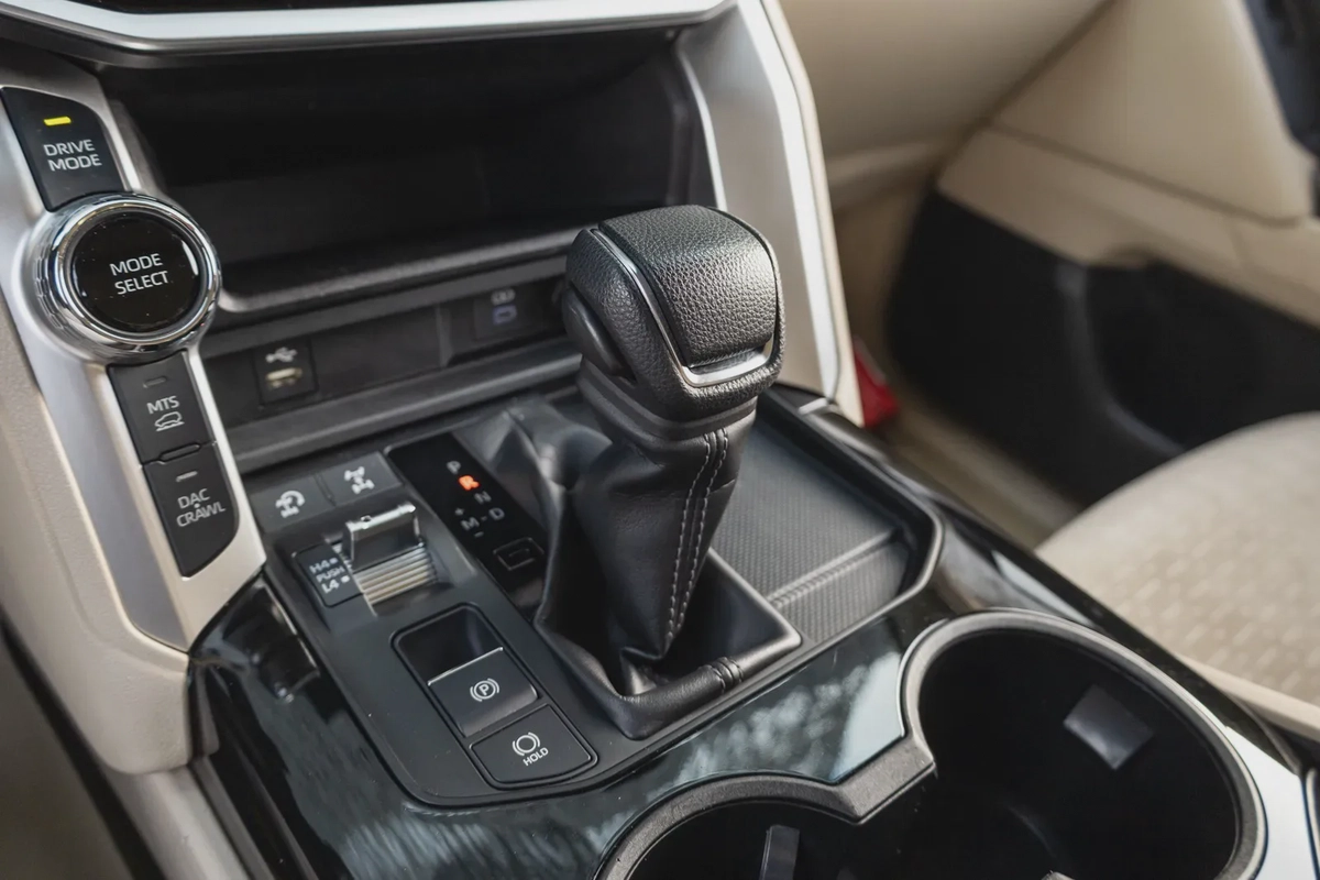 Toyota Land Cruiser 2022-9-9