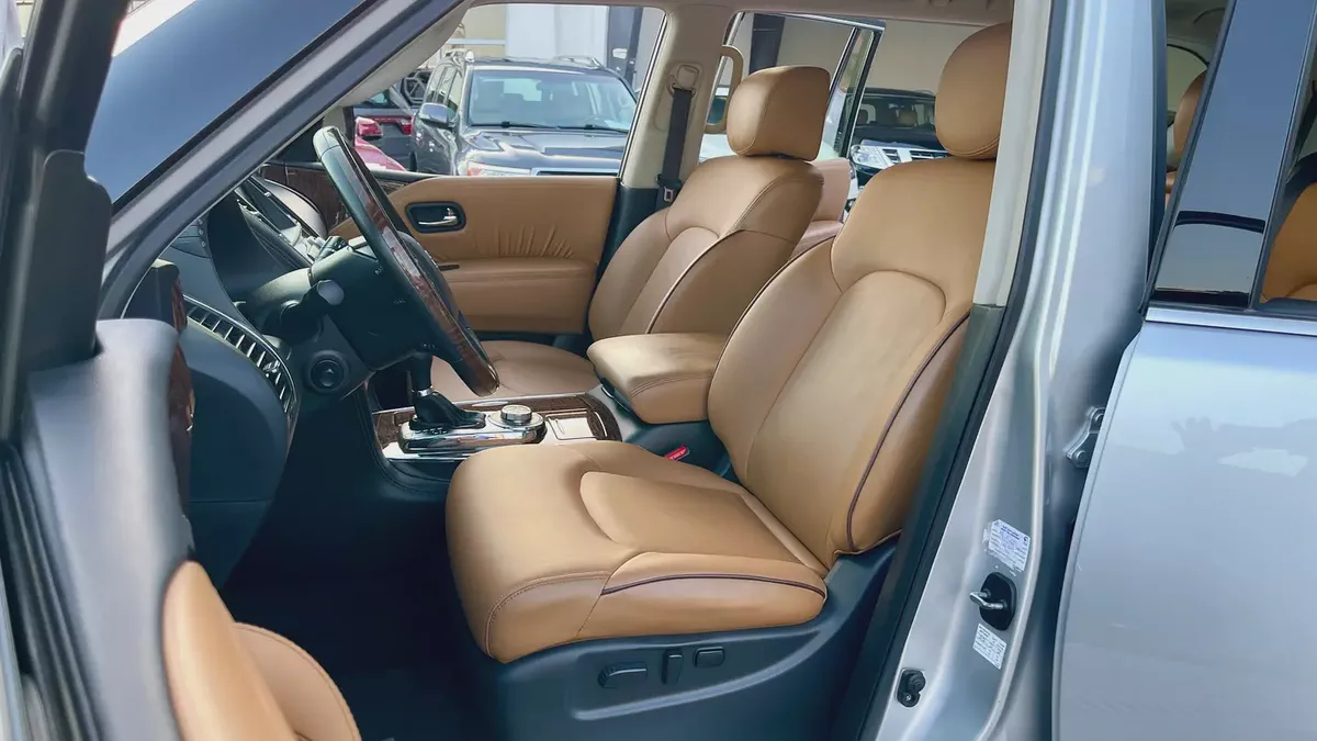 Nissan patrol SE platinum V6 full options original paint 100% Free Accident single ouner No issues-14-14
