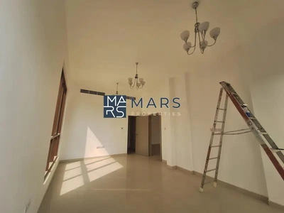 Brand New Premium 5-Bedroom Villa for Rent in Hoshi!-28