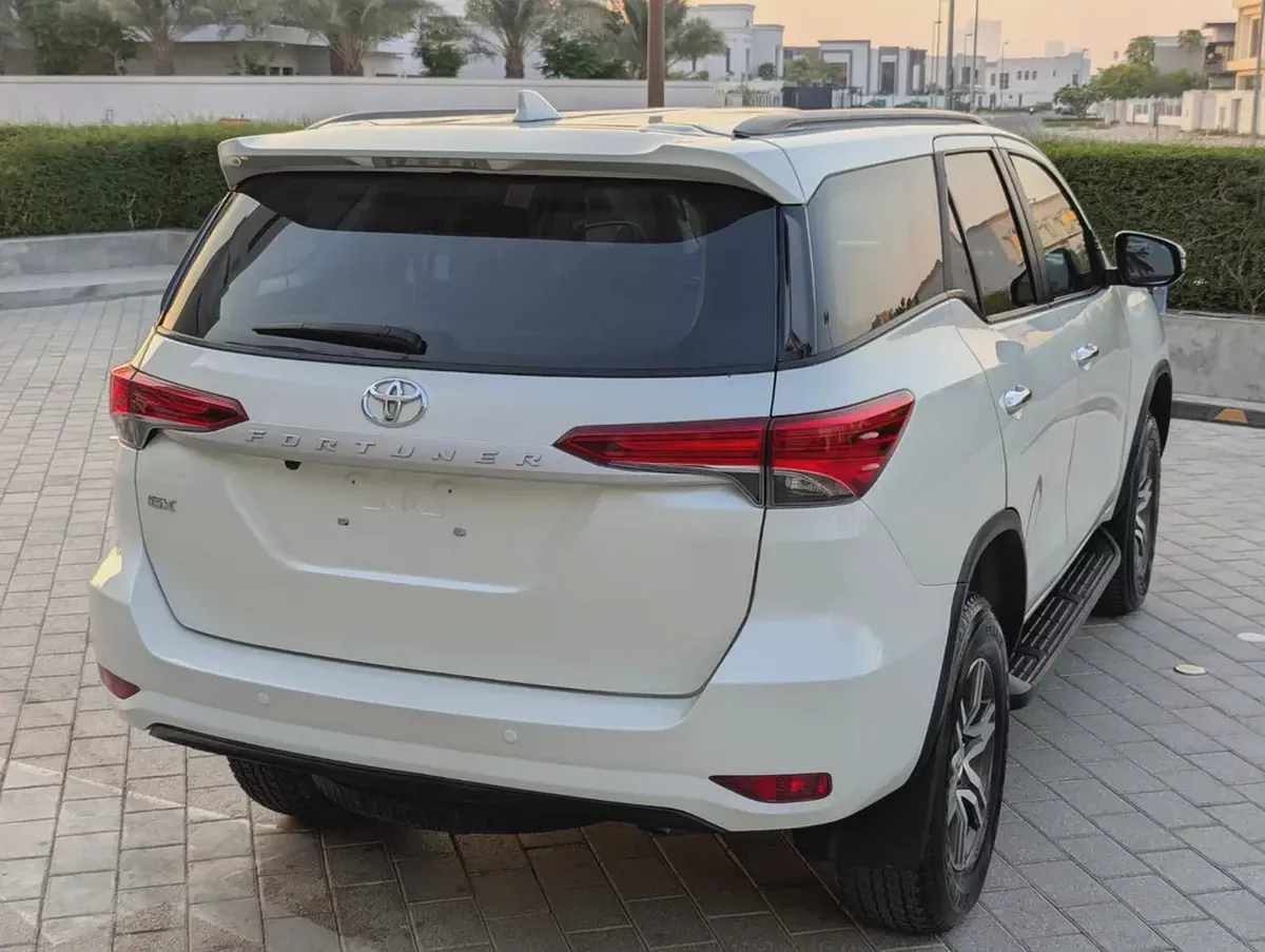 Toyota Fortuner GX Diesel 2022 GCC Specs  - V4 2.8L Excellent Condition-10-10