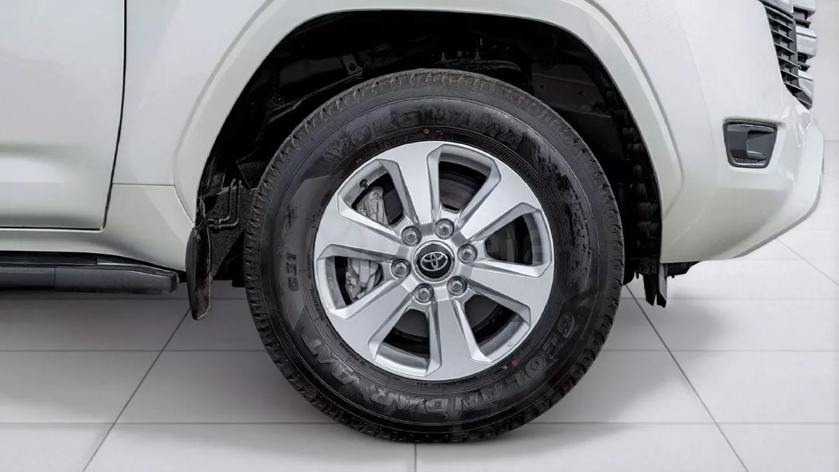 Toyota Land Cruiser GXR-5-0