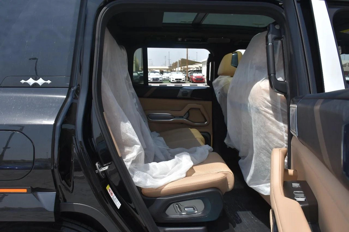 LEOPARD 8 FLAGSHIP 7 SEATS PHEV 2025 | BLACK-13-13