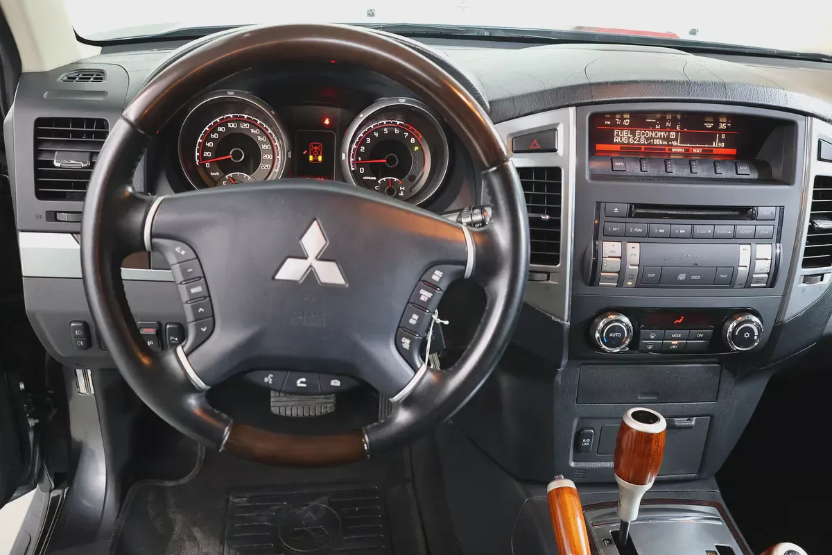 Mitsubishi Pajero 2015 GLS | GCC Specs | Excellent Condition-10-10