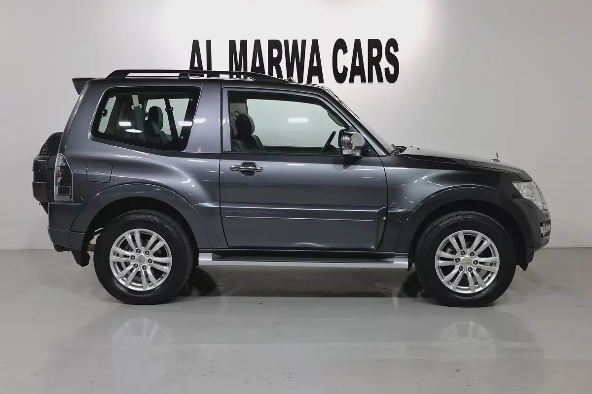 Mitsubishi Pajero 2015 GLS | GCC Specs | Excellent Condition-6-6