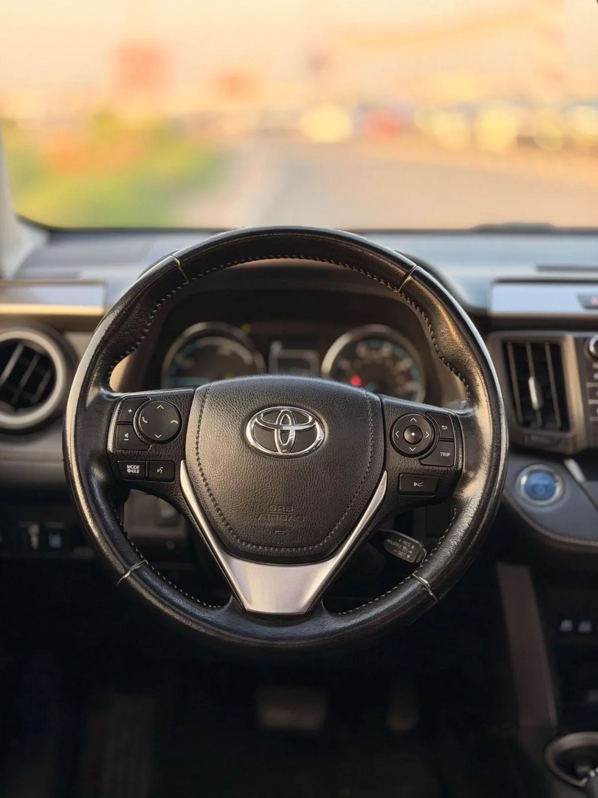 Toyota RAV4 VXR Hybrid Limited 2.5L full option-8-0