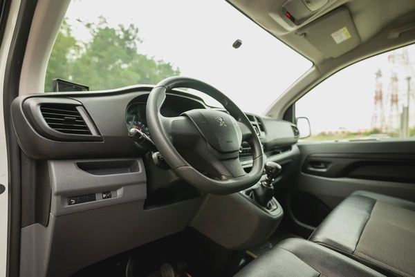 Peugeot Expert | Delivery Van | Manual Diesel | GCC Specs | Ref#P24052