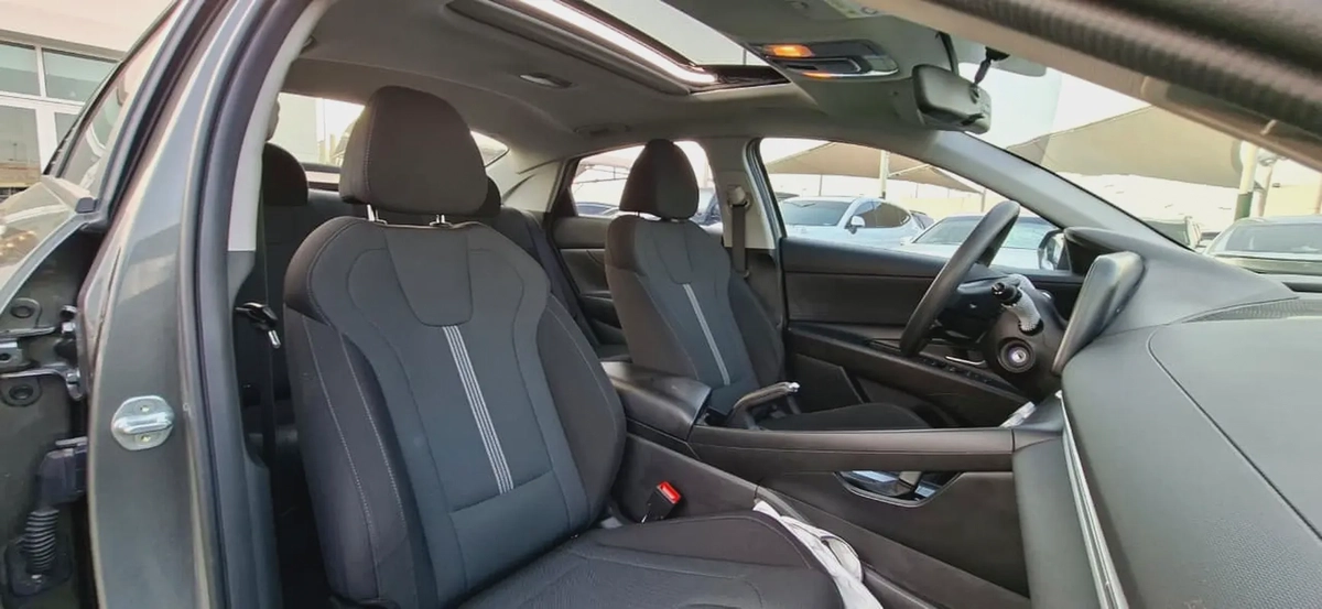 Hyundai Elantra GL MID 2023 - Korean Specs - GCC Stock-4-4