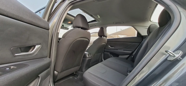 Hyundai Elantra GL MID 2023 - Korean Specs - GCC Stock