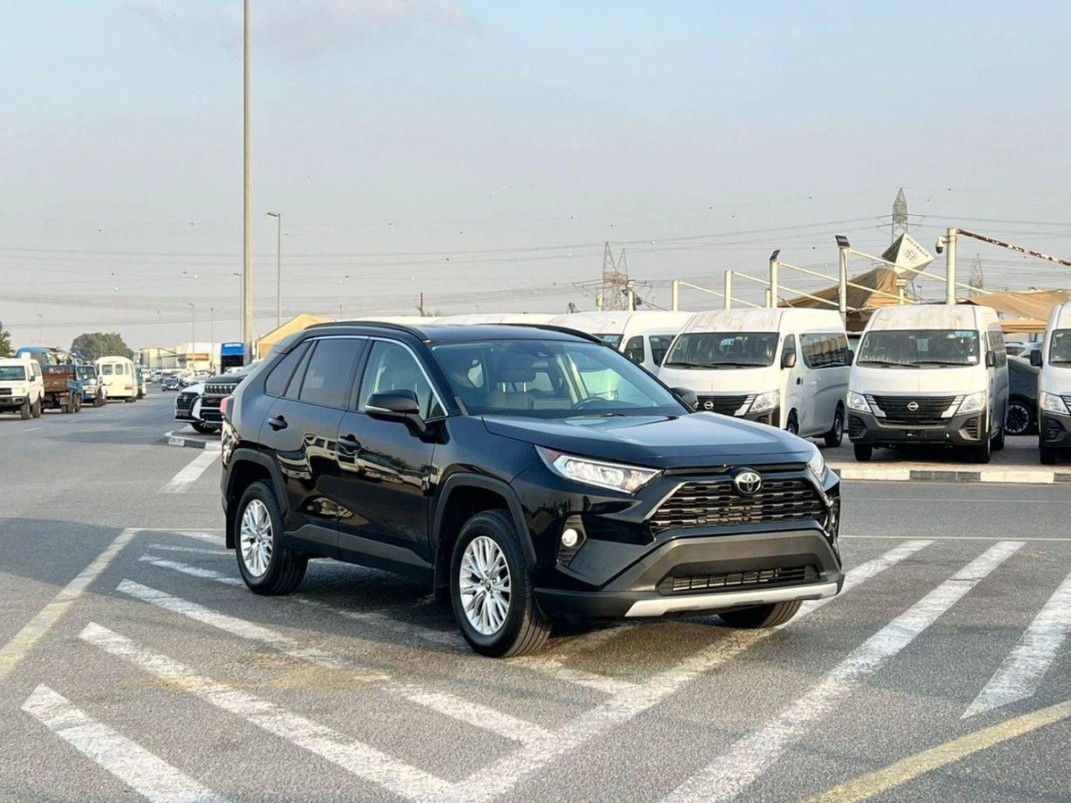 Toyota RAV4 LE 2021 Toyota Rav4 MidOption 2.5L V4 - AWD 4x4 - Rear Camera & Radar