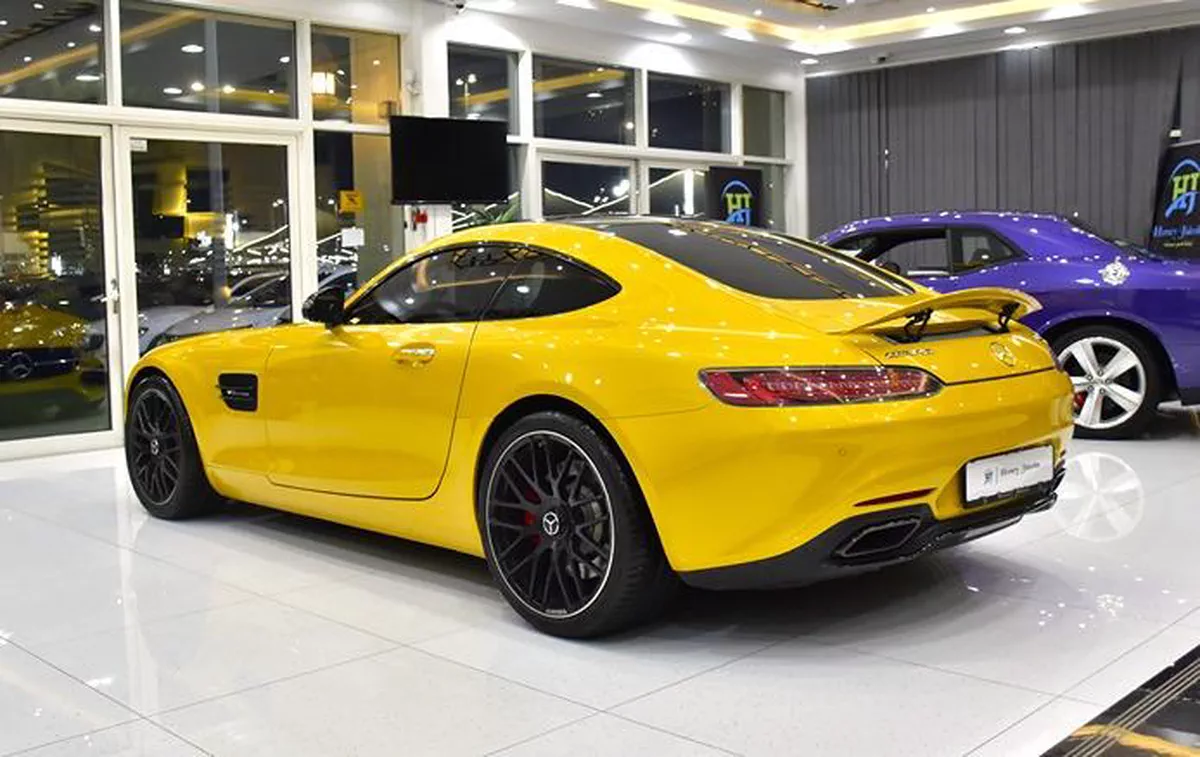 Mercedes Benz AMG GTs ( 2015 Model ) in Yellow Color GCC Specs-9-9