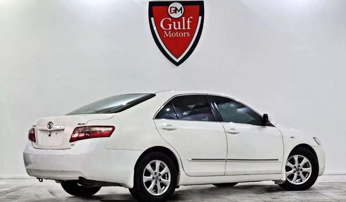 Toyota Camry GLX  2.4L - 4CYL SUNROOF PERFECT CONDITION-3-0
