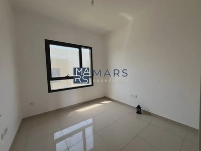 Spacious, Luxury 3 Bedroom Corner Townhouse with Close Kitchen Available For Rent-12