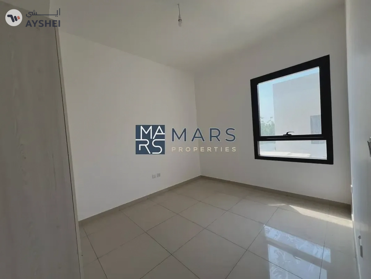 Spacious, Luxury 3 Bedroom Corner Townhouse with Close Kitchen Available For Rent-14-14