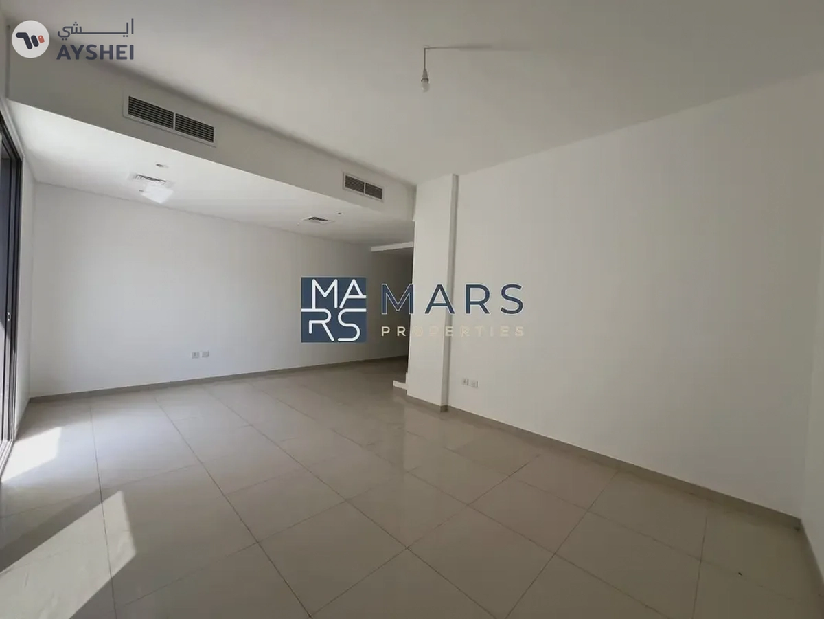 Spacious, Luxury 3 Bedroom Corner Townhouse with Close Kitchen Available For Rent-1-1