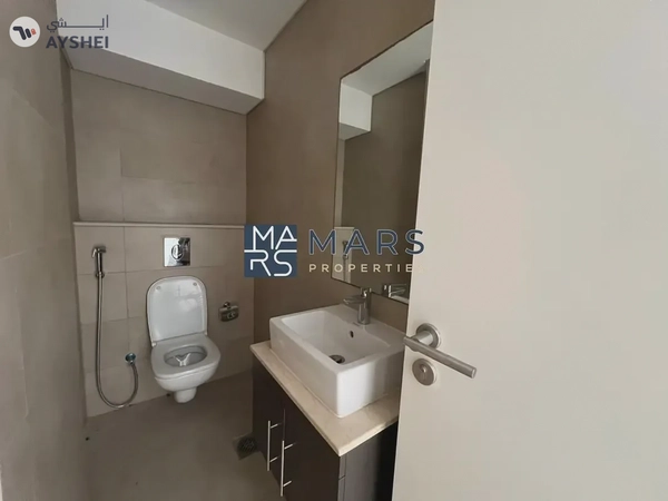 Spacious, Luxury 3 Bedroom Corner Townhouse with Close Kitchen Available For Rent