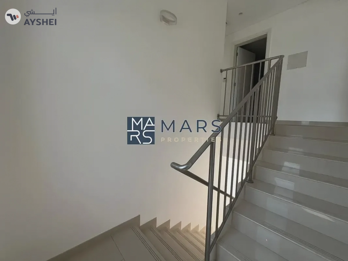 Spacious, Luxury 3 Bedroom Corner Townhouse with Close Kitchen Available For Rent-5-5