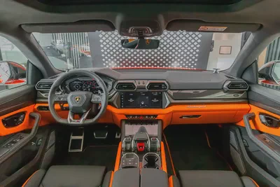 Lamborghini Urus SE | Slightly Used | WARRANTY + SERVICE  CONTRACT | FULL CARBON FIBE-8