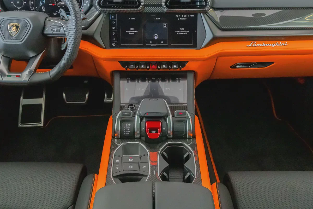 Lamborghini Urus SE | Slightly Used | WARRANTY + SERVICE CONTRACT | FULL CARBON FIBE-17-17