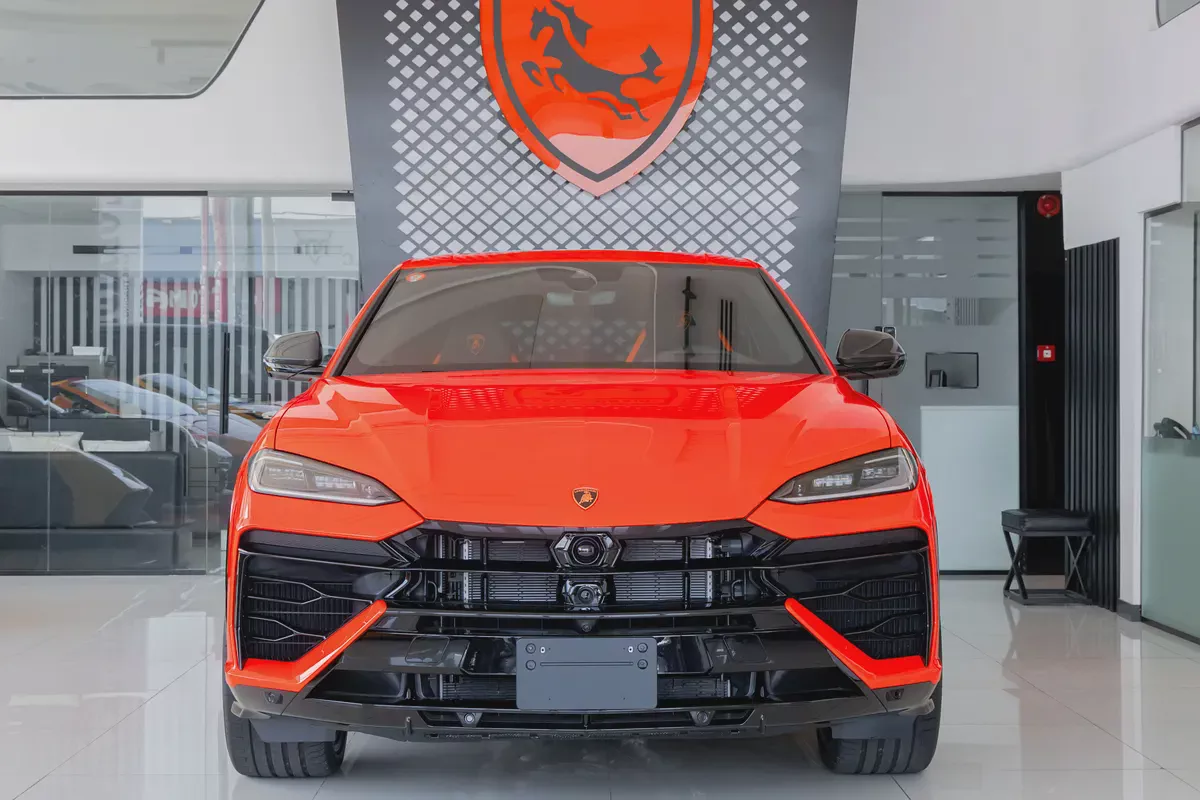 Lamborghini Urus SE | Slightly Used | WARRANTY + SERVICE CONTRACT | FULL CARBON FIBE-1-1