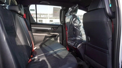 Toyota Hilux GR Sport 2.8L-11