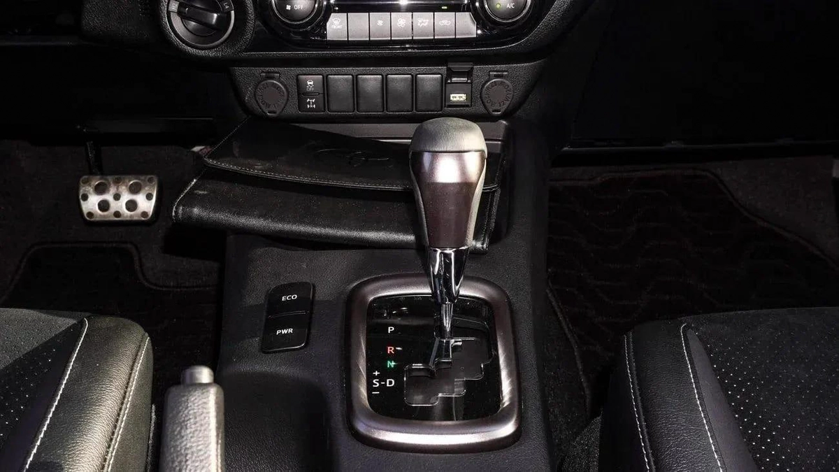 Toyota Hilux GR Sport 2.8L-3-3