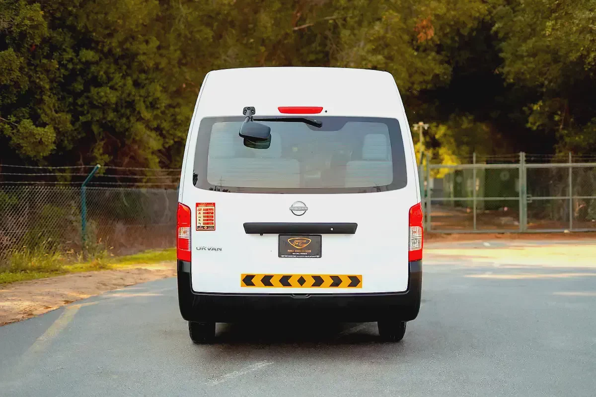High-Roof 13-Seater Passenger Van | Manual | GCC Specs | Ref#N85273-5-5