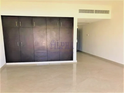 Unfurnished 3BR+Maid's room - Lovely views-7